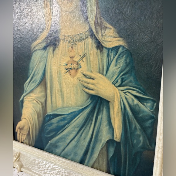 2 identical plastic frames with prints of Jesus and Mary religious art - Picture 4 of 9